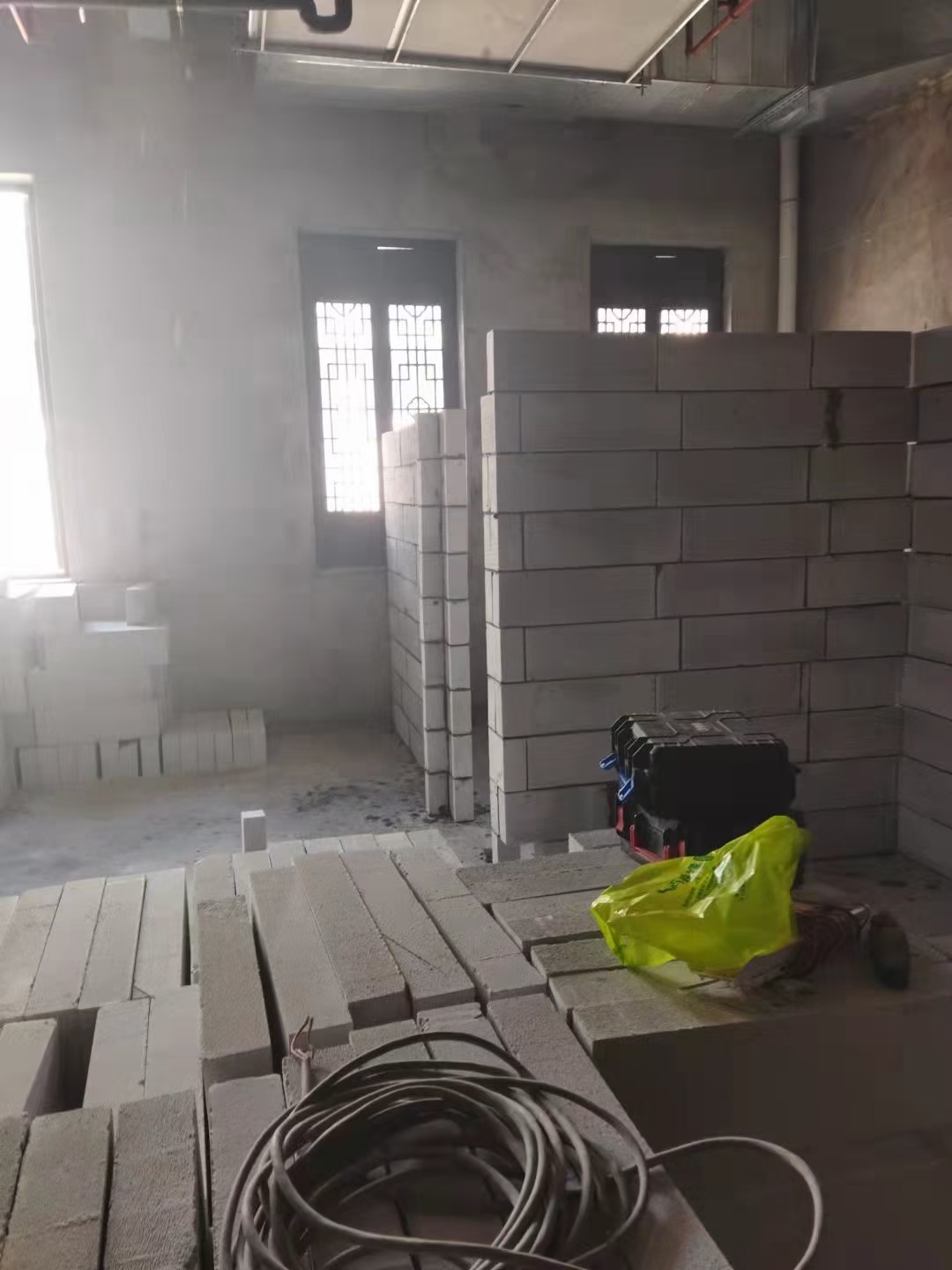 宾馆轻质砖隔墙现场图